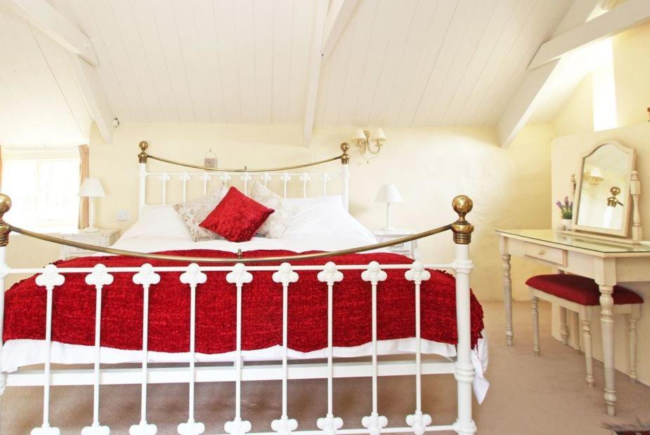 Meadowside Cottage, Characterful Grade 2 Listed Cottage Near To Wadebridge And Padstow Esterno foto