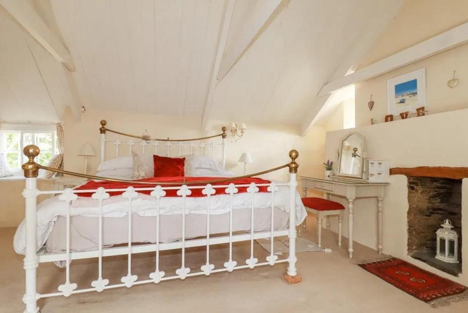 Meadowside Cottage, Characterful Grade 2 Listed Cottage Near To Wadebridge And Padstow Esterno foto